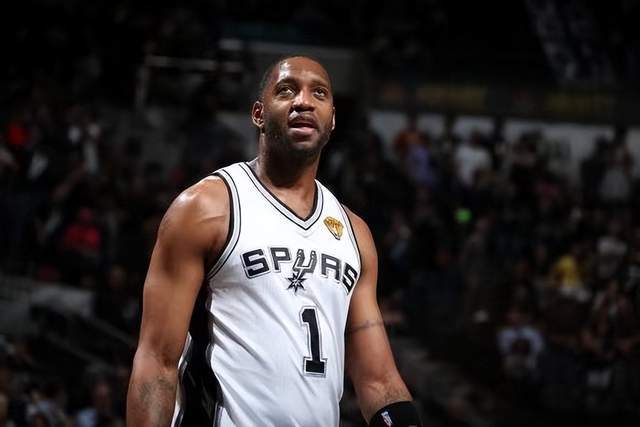 詹姆斯2年1.04亿顶薪续约湖人 父子同队创历史